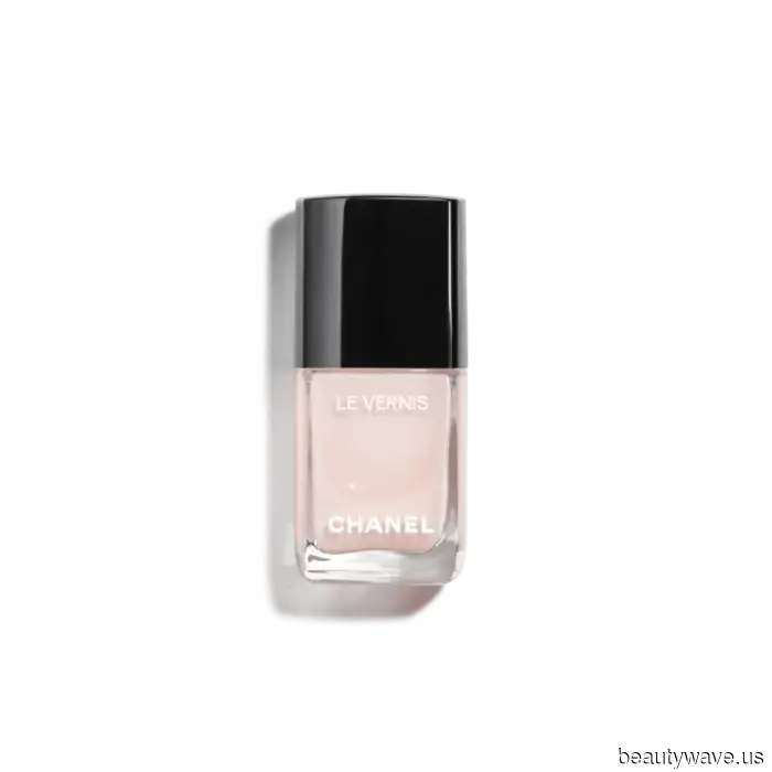 I’m officially sporting Zoë Kravitz's "Cloudy French" manicure for the remainder of winter.