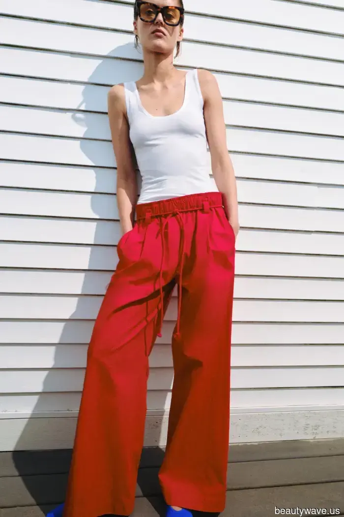 Not Linen, Not Taffeta—Stylish Dressers Are Embracing This Transitional Trouser Trend for Autumn.