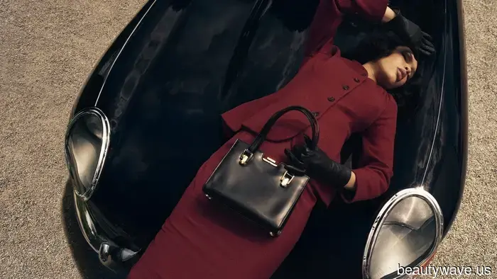 Reformation hat gerade eine Zusammenarbeit mit Nara Smith gestartet, und es ist ein von Vintage inspiriertes Tagtraum.