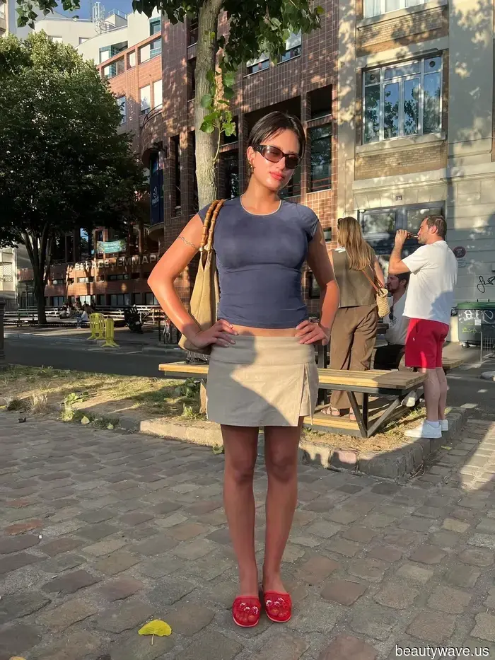 Keine Jelly-Sandalen, keine Taschenanhänger&mdash;das sind die hochspezifischen Accessoires, die It-Girls diesen Sommer tragen.