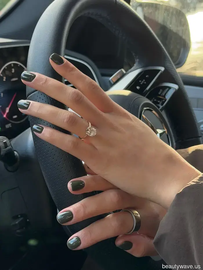 Un destacado manicurista me acaba de decir que estas 6 tendencias de uñas siempre estarán de moda.