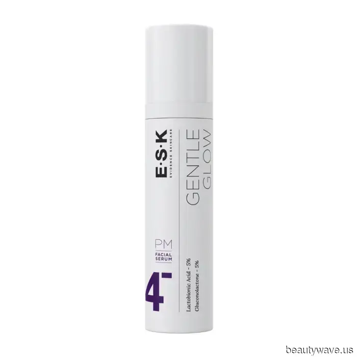 Actress Selma Blair discusses beauty mishaps from Legally Blonde, her Jackie O-inspired bangs, and her go-to skincare savior for perfect skin.