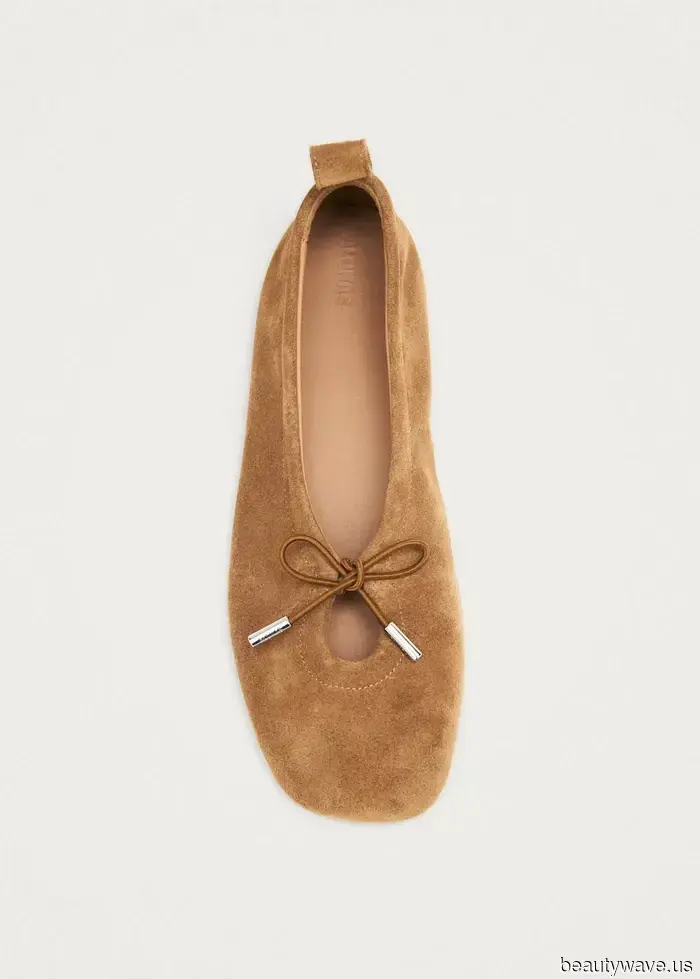 Ovunque guardo, donne eleganti indossano esattamente queste ballerine per rendere abiti e jeans più eleganti.