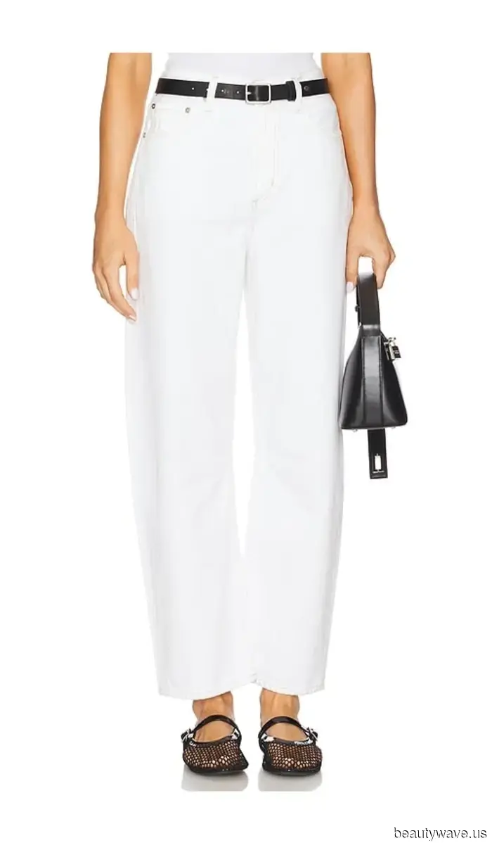 No One Rocks Jeans Quite Like Chic Parisians—7 Effortless Outfits I'm Emulating From the French This Autumn