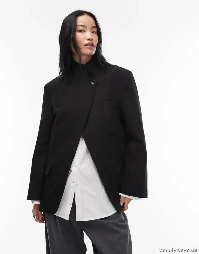 Tieni la Giacca di Pelle&mdash;Queste 5 Tendenze di Blazer Saranno le Più Chic con i Tuoi Jeans Quest'Anno