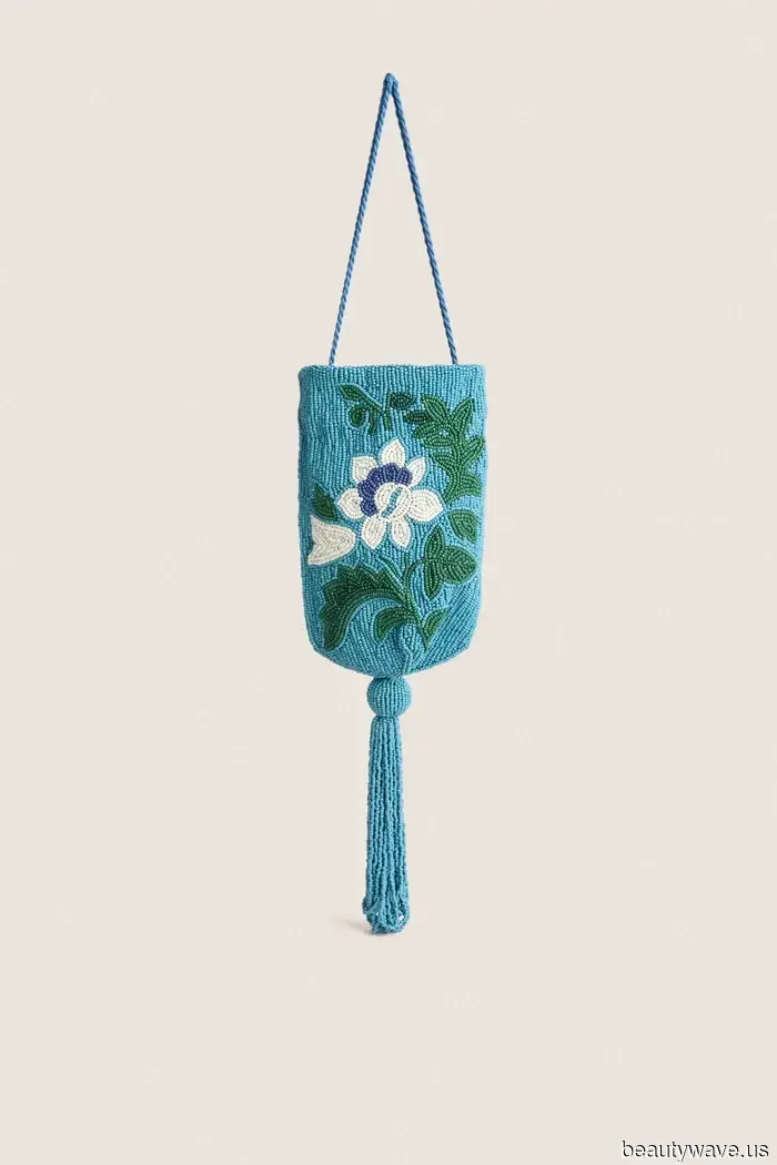Not a Clutch—The Evening Bag Has Been Revamped to Reflect This It Girl Trend for 2026.