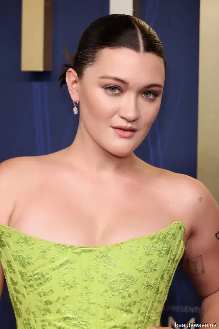 Consideraci Ispirati: Questi Sono i Look di Bellezza degli Emmys Più Degni di Screenshot