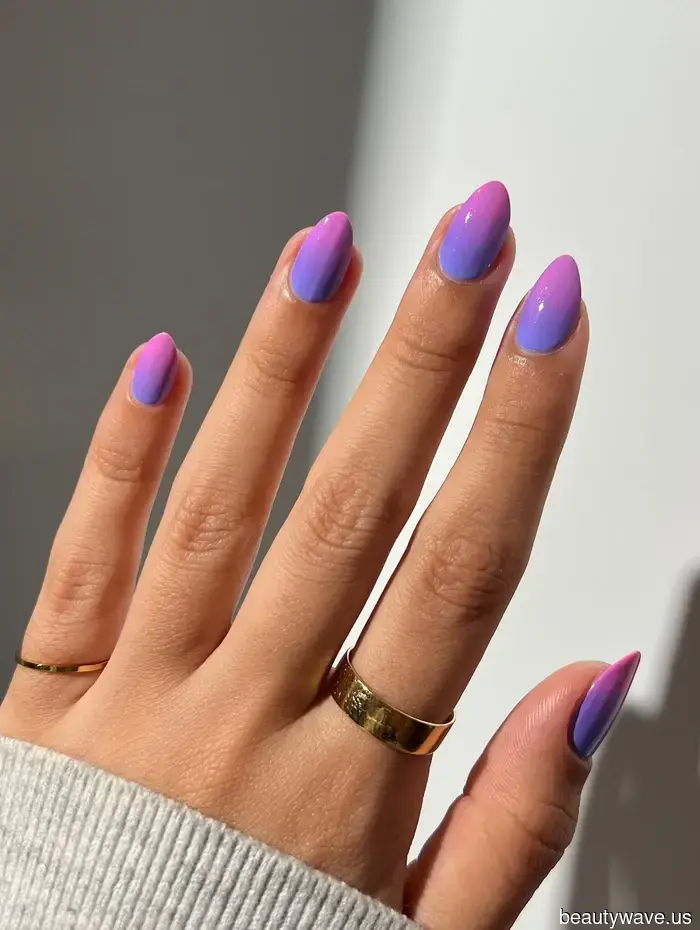 Las uñas Ombr&eacute; son la tendencia de manicura más alegre del verano&mdash;Aquí hay 12 diseños para copiar.