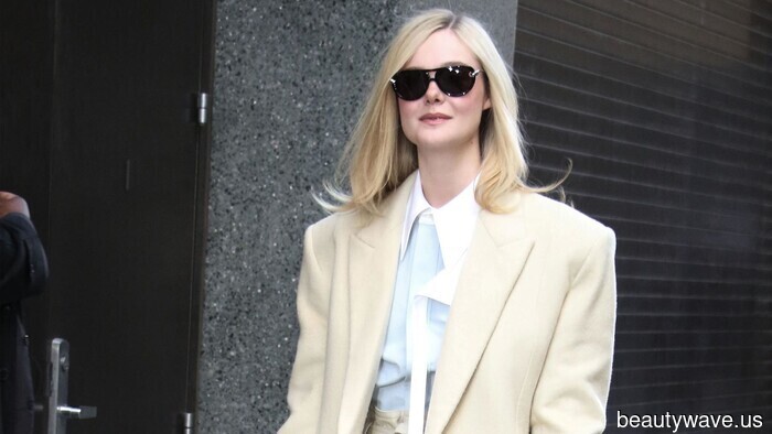 Die Anti-Trendfarbe, die man diesen Winter von Kopf bis Fuß tragen sollte (Hinweis: Es ist nicht Weiß oder Schwarz)