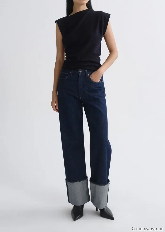 Not Skinny, Not Bootcut—The Three Types of Jeans Stylish Individuals Are Pairing With Ballet Flats Now Through 2027.