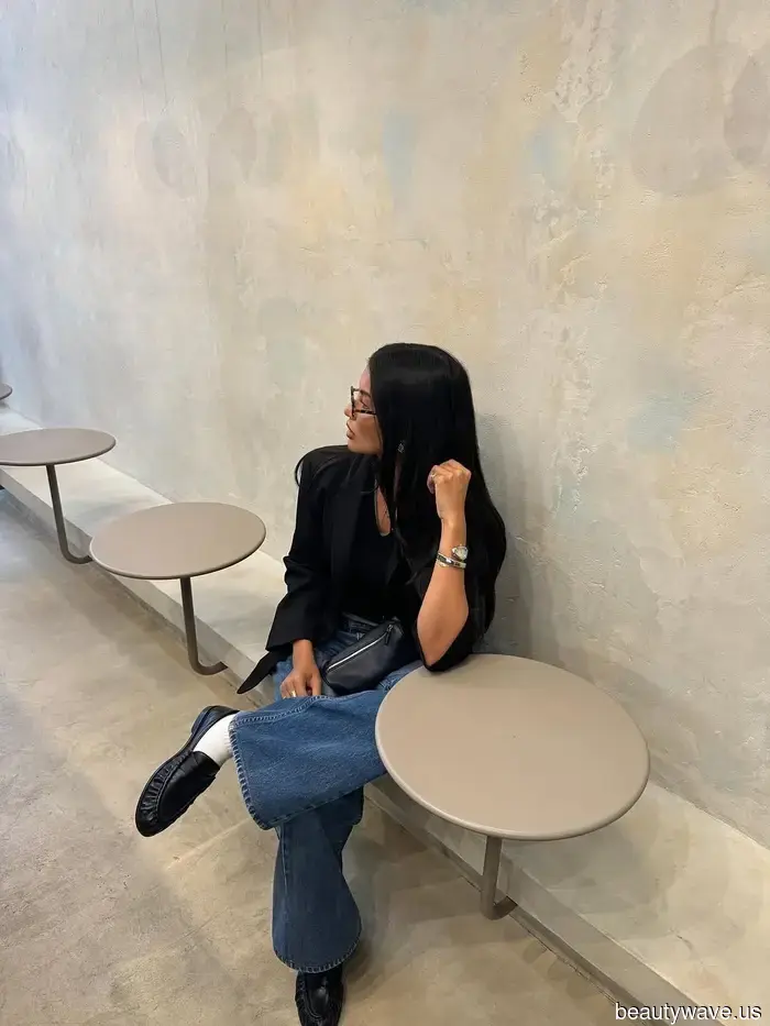 Not Ballet Flats, Not Sneakers—Everyone with Great Style is Currently Wearing These Shoes with Jeans.