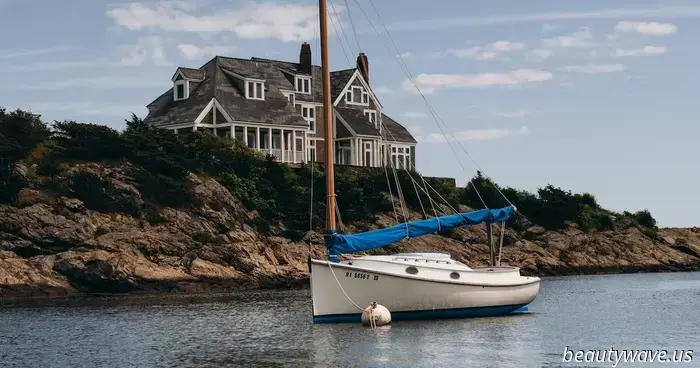 15 Coastal Grandma-Inspired Locations That Seem Plucked From a Nancy Meyers Film