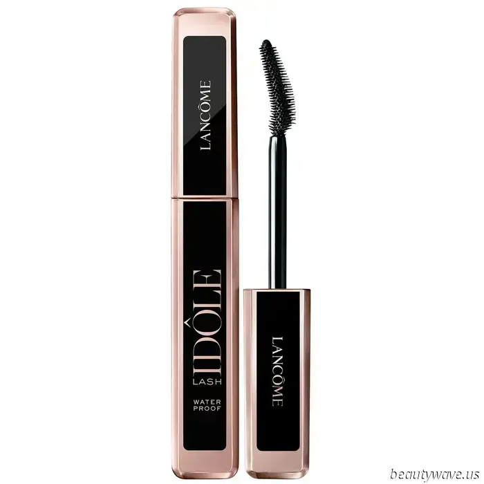 I just discovered how to prevent my mascara from smudging, and everything has changed forever.