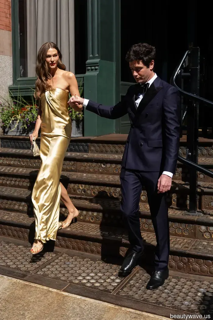 Karlie Kloss ha indossato scarpe da 200 dollari al matrimonio di Taylor Swift&mdash;e Hailey Bieber e Sofia Richie possiedono anche un paio.