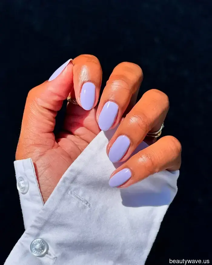 It's Official: This Is the Most Stylish Way to Sport Short Nails.