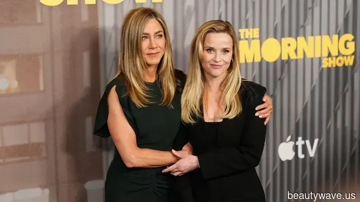 Jennifer Aniston's elegant dress priced at $1350 is stunning, but these alternatives from Zara are much more affordable.