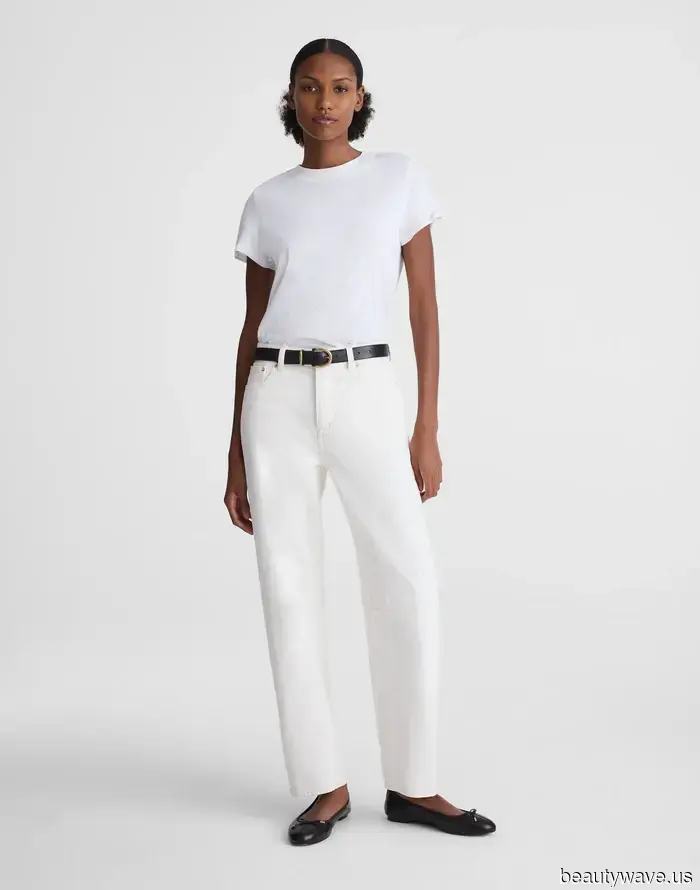 The hottest jeans color to pair with sandals this year has just been announced.