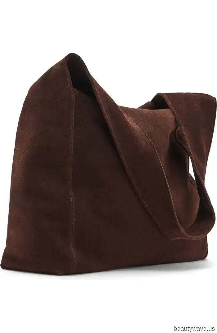 All of my most fashionable friends are already sporting this fall bag trend.