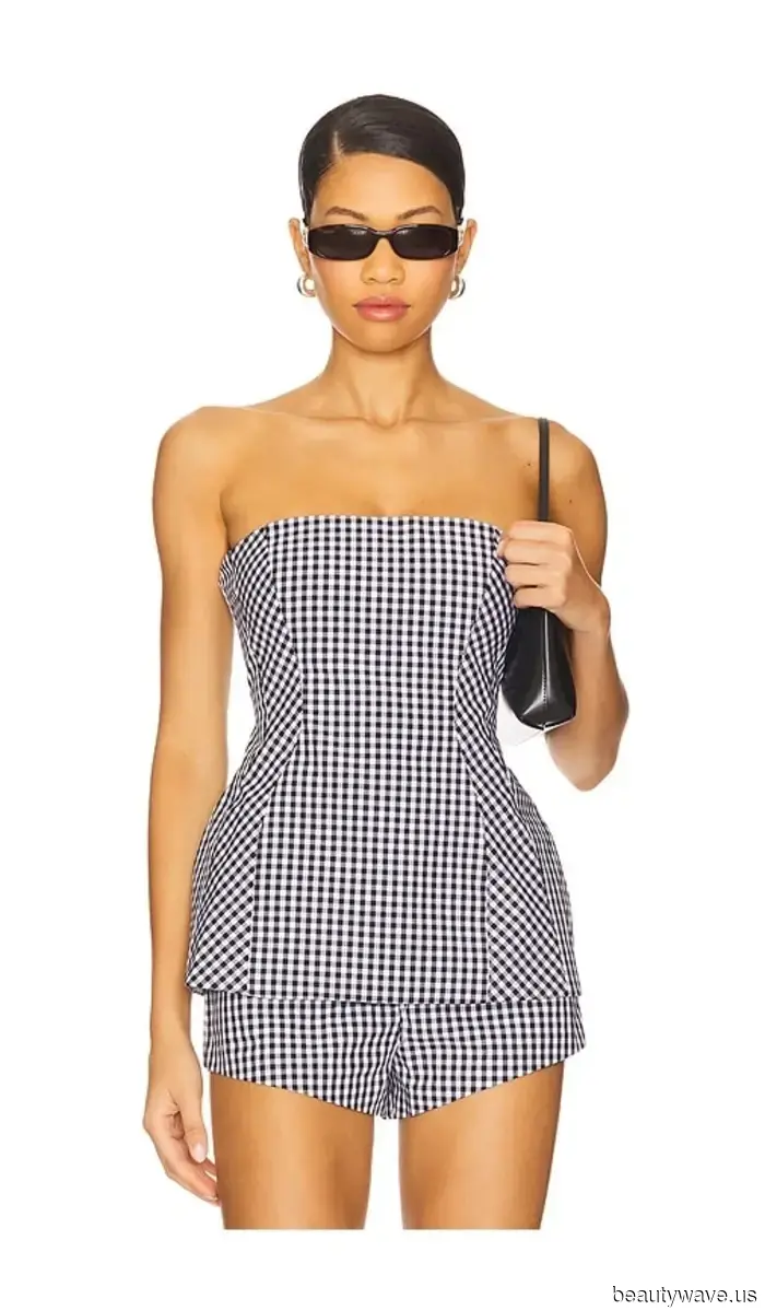 Il Fashion Set Ha Parlato: Questo Set Stampato È L'Uso Ufficiale Della It-Girl Dell'Estate 2025