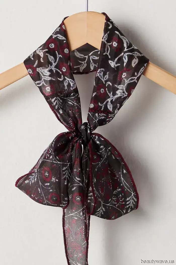 Suki Waterhouse communicates with her clothing and believes that they acquire unique powers when she wears them repeatedly.