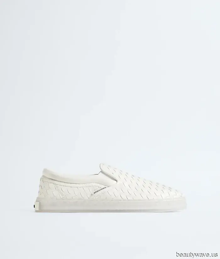 Trainers Are a Key Autumn Capsule Item—6 Styles That Will Be Popular Among Fashionable Individuals in 2026.