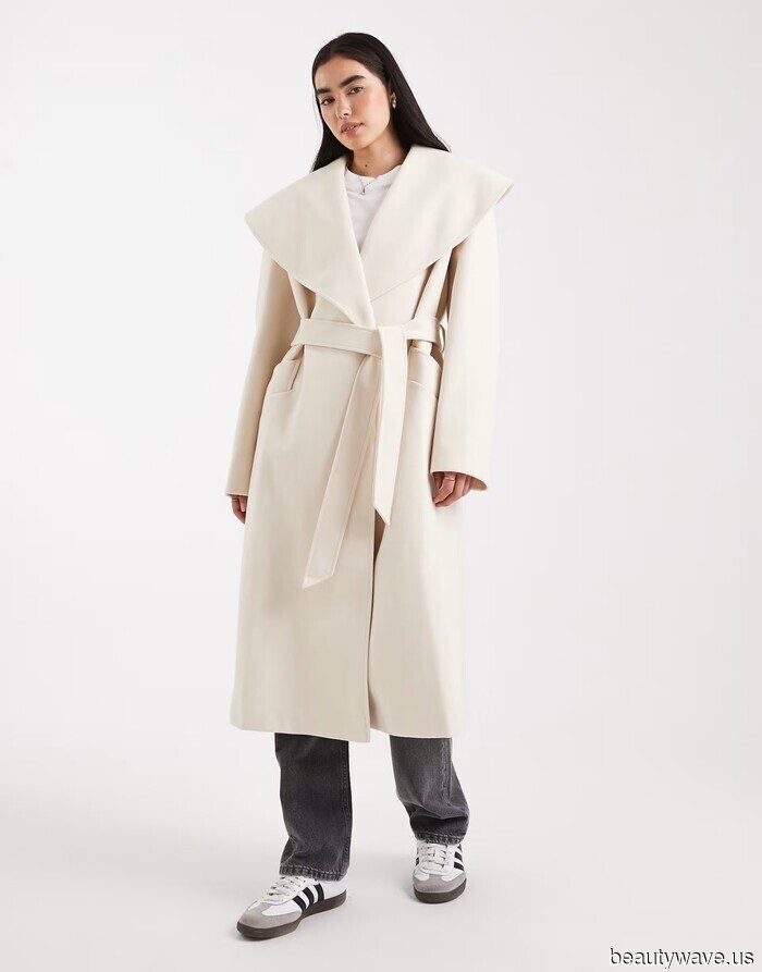 Apologies, Navy, Black, and Brown—this coat color trend appears significantly more luxurious than any of you together.