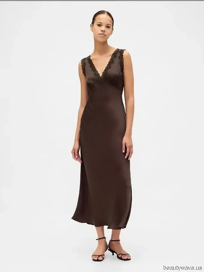 Alles von Zara, Gap und Reformation, das ich meinem Warenkorb vor dem Black Friday hinzufüge