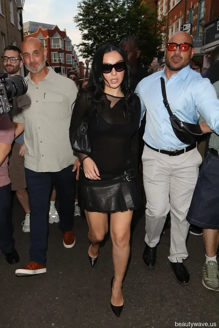 Der Brat-Sommerstil war riesig, aber die Mode aus Charli XCXs neuem Album sieht noch besser aus.