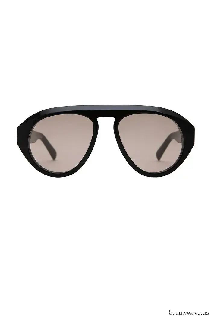 Если вы хотите одеваться как модный человек, вот 10 вещей, которые стоит купить в этом апреле.