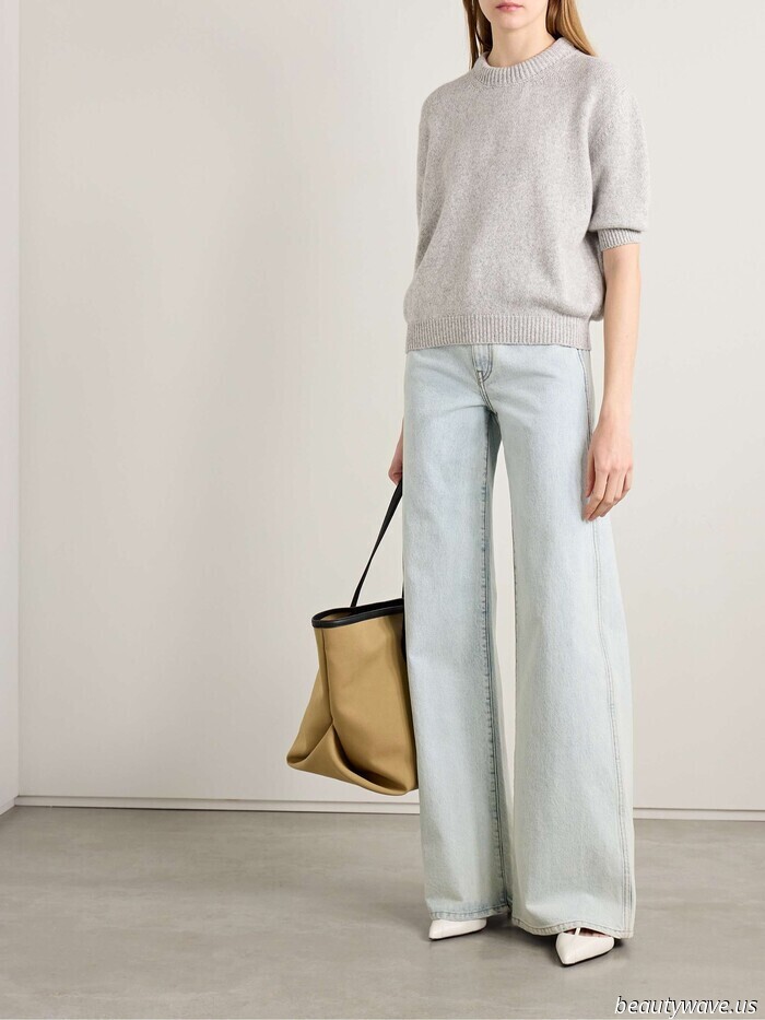 Forget the skinny jeans—*this* is the denim style that everyone is wearing with sandals.