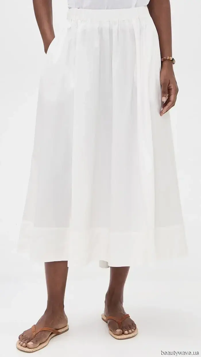 Zendaya non indossa leggings e sneakers in aeroporto&mdash;indossa questa tendenza delle gonne con le ballerine.