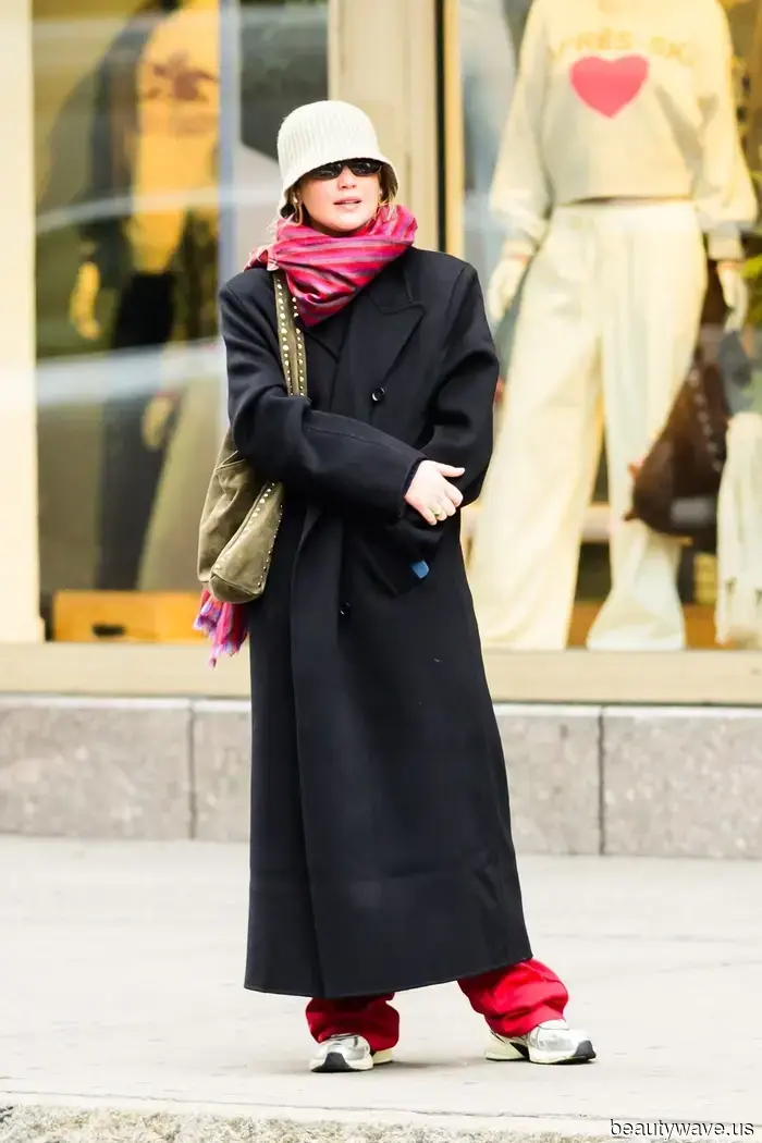 *Not* Boots and Ballet Flats—J.Law’s Most Stylish Outfits Depend on These 5 Key Sneaker Trends