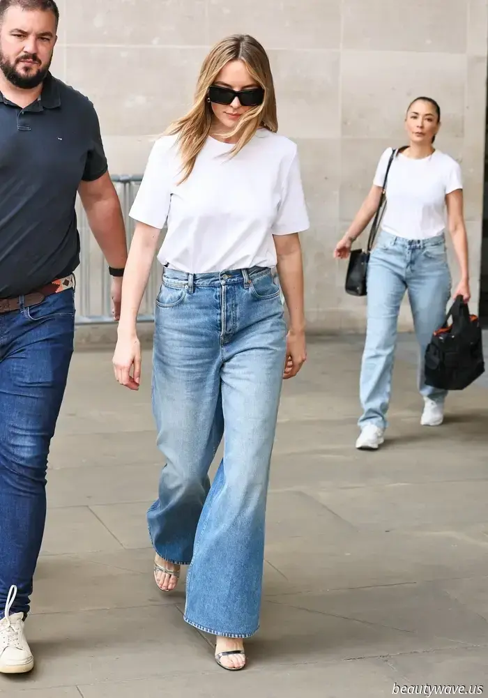 The Trend of Chic-Looking Sandals That Fashionable Girls Are Pairing With Baggy Jeans and White T-Shirts