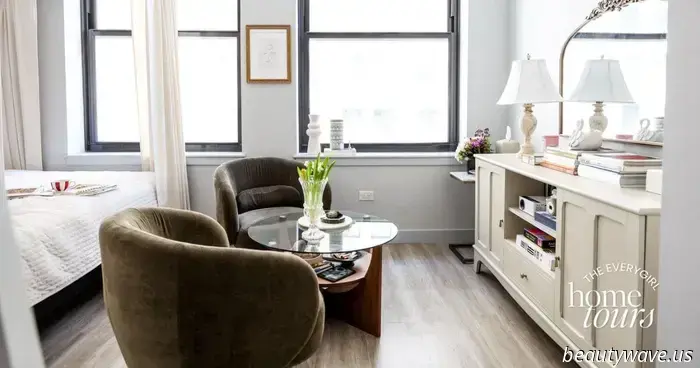 Our Graphic Designer's Chicago apartment resembles that of a luxury hotel.