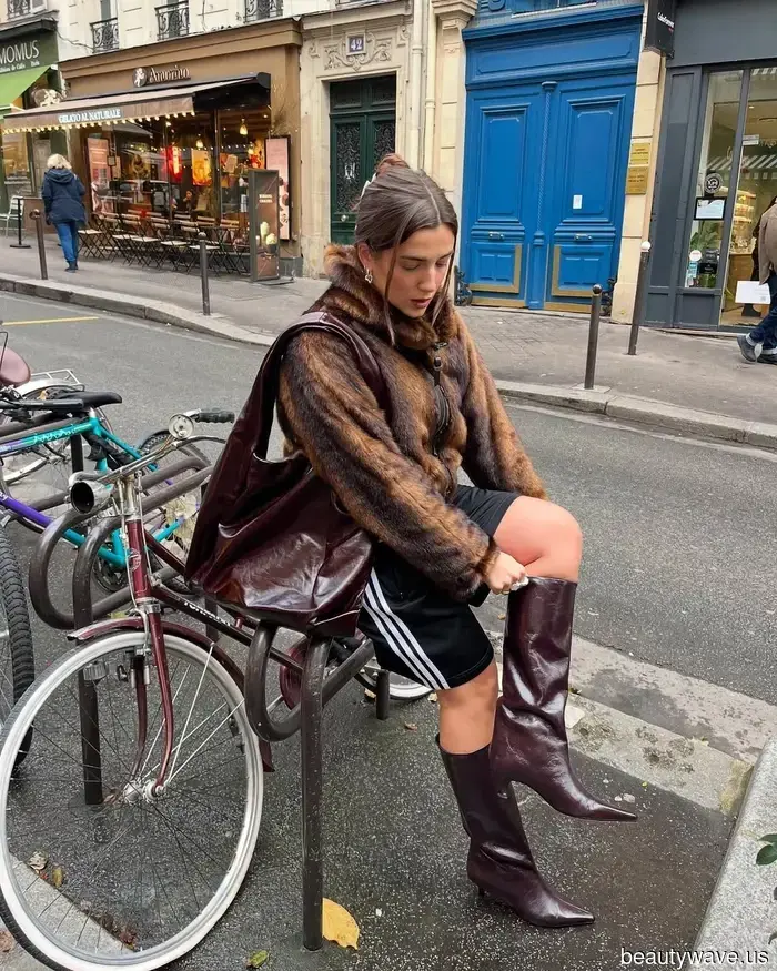 This stylish color combination is trendier than beige and black and is poised to take over fall wardrobes.