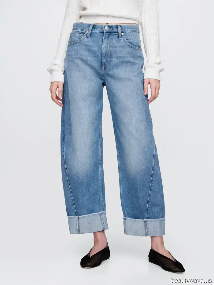 I Named the Cuffed-Jeans Trend—7 Shoes That Fashion Enthusiasts Are Pairing with the Stylish Denim Look