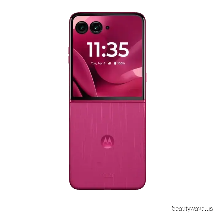 Paris Hilton's Universe: Her Pink Motorola Razr, Beloved Y2K Styles, and the Significance of 11:11 Media to Her