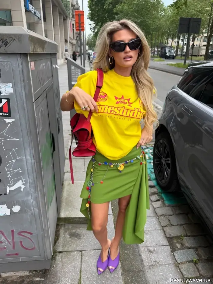 Everyone in NYC is currently sporting this once-outdated skirt trend paired with simple summer outfits.