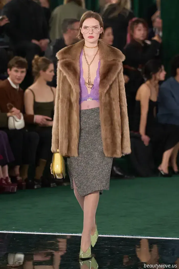 Featured in Paris: The Two Color Trends That Will Be Worn Together This Fall