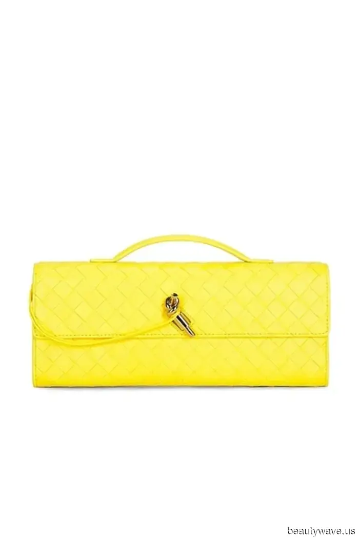 Cómo hacer que los zapatos burdeos se vean apropiados para la primavera: usa este color de bolso con ellos