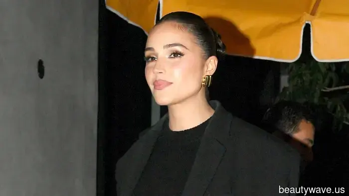 This is the sole legging trend that celebrities pair with heels—without a doubt.