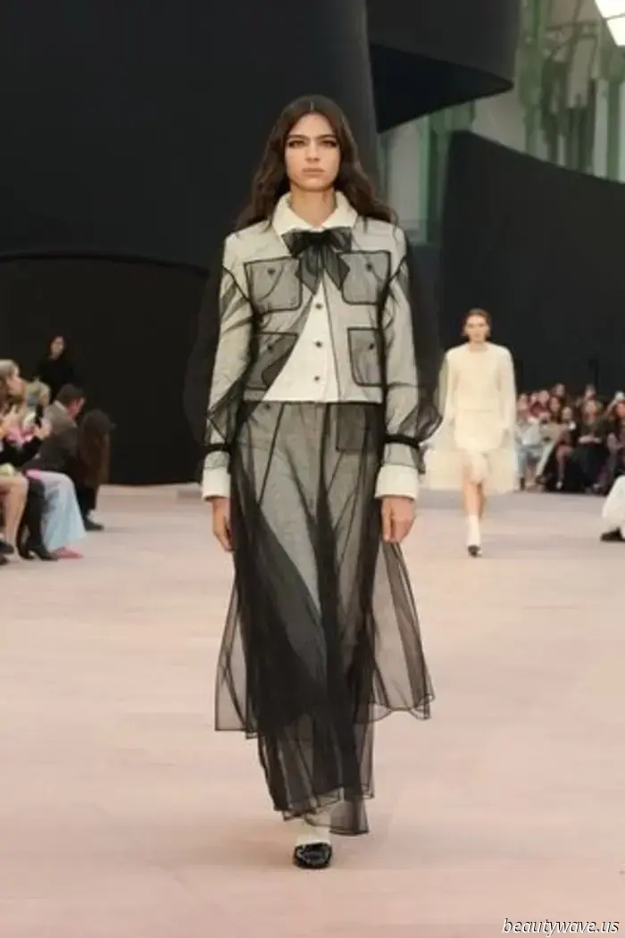 Chanel Regresa a los Códigos de la Casa de Coco para el Otoño de 2025