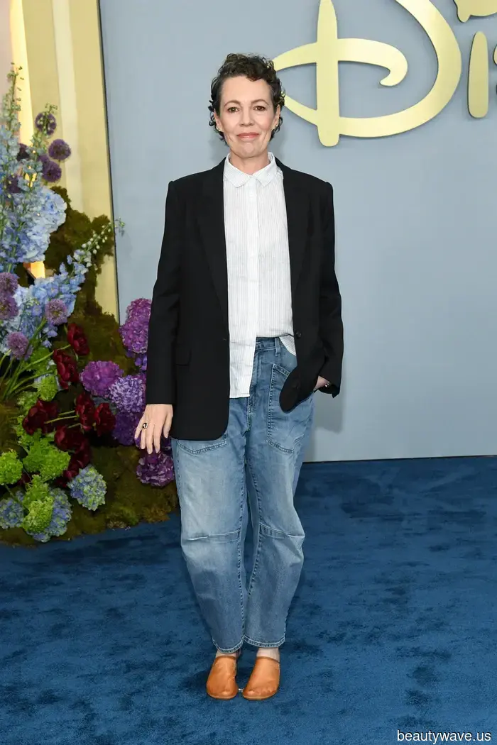 Your Algorithm Is Incorrect: Individuals in Their 50s Who Are Into Fashion *Are* Embracing This Trendy Youthful Shoe Style.