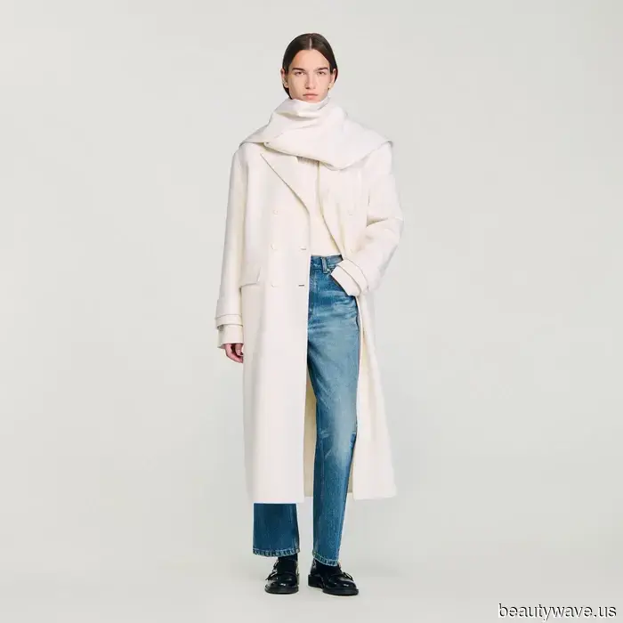 Ancora più elegante del beige&mdash;I cappotti sembrano i più costosi in questa tonalità sofisticata