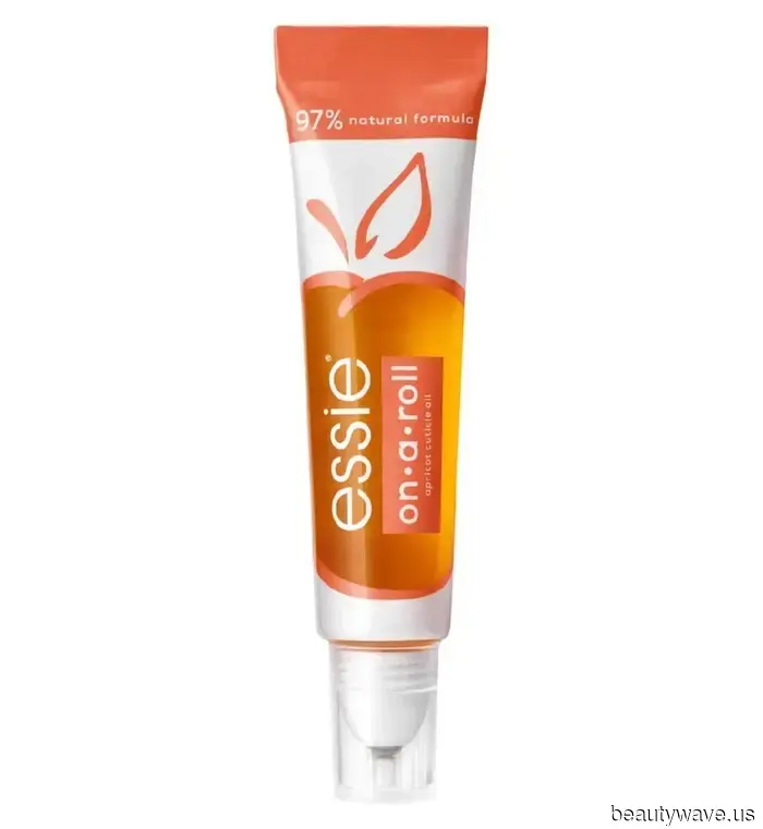 Due settimane dopo, e questo smalto per unghie perfettamente lattiginoso non si è ancora scheggiato.