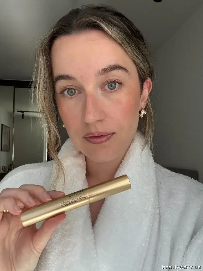 I specialize in "No Makeup" Makeup—These mascaras provide a natural appearance.