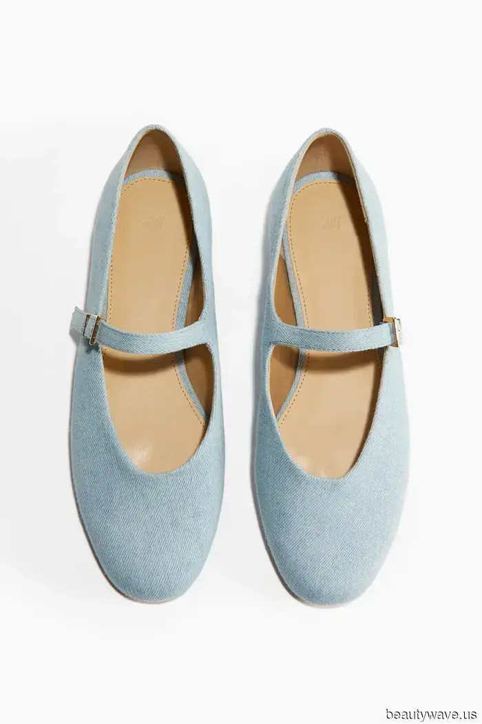 I admit it! This shoe color looks even more stylish with jeans than with black or brown.