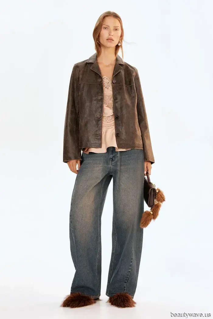 Certo, le giacche di pelle nere sono senza tempo, ma tutti nel mondo della moda stanno optando per questo colore più chic invece.