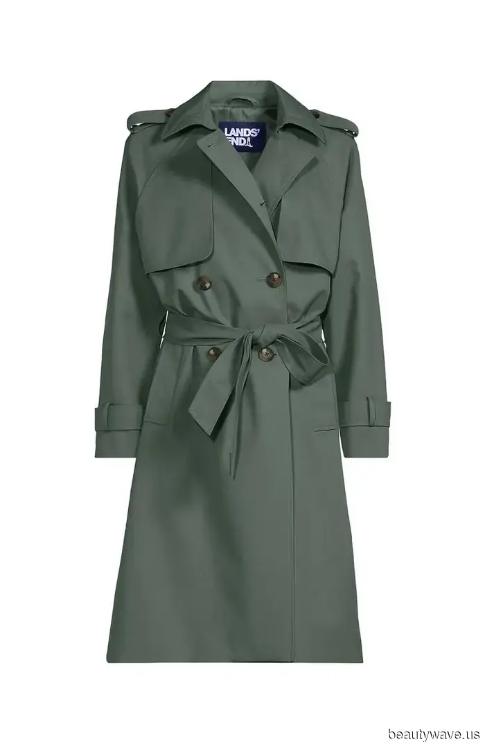 In 2025, the sole "correct" way to wear a trench coat is as follows.