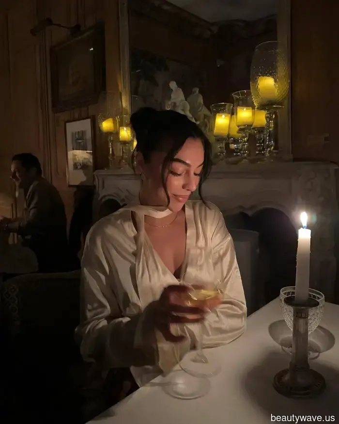 The Opera Aesthetic is Set for 2026—20 Beauty Essentials That Reflect Light-Filled Stages and Plush Velvet Seats.